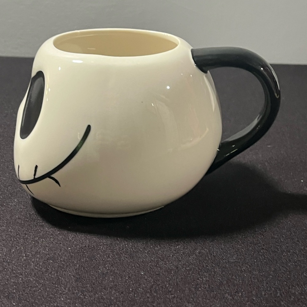 Jack Skellington coffee mug - Picture 3 of 6